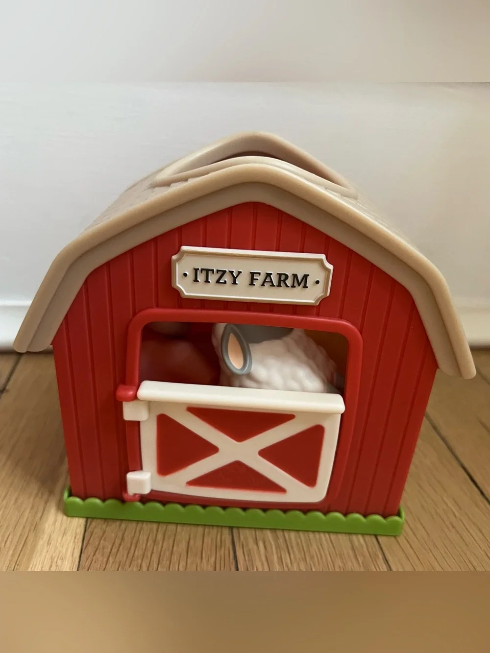 Itzy Ritzy | Put and Take Toys | Farm Animals and Barn